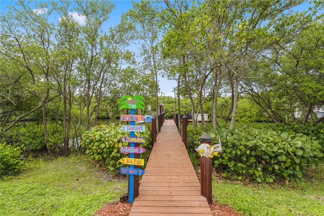 Photo of 3929 Shoreside Drive