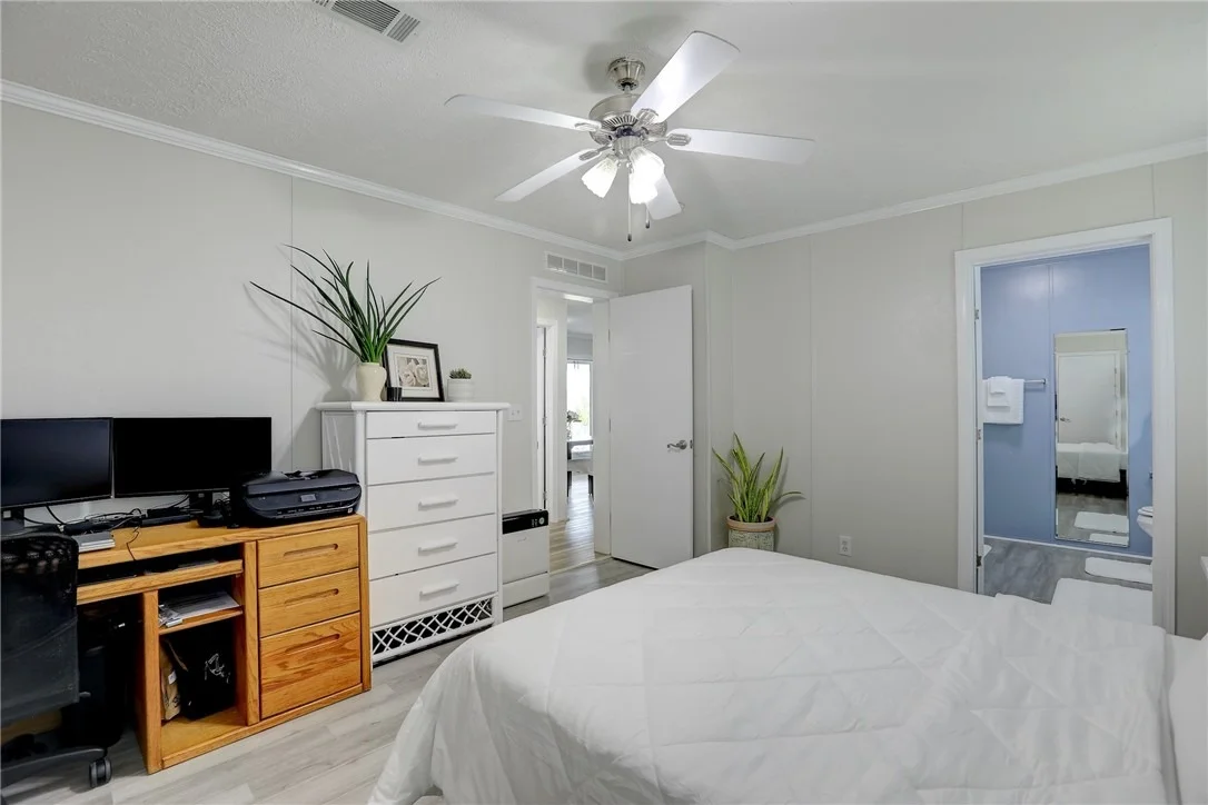 Photo of 926 Oriole Circle