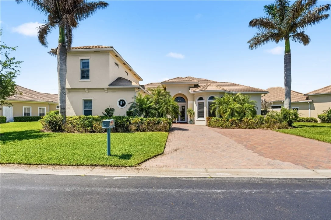 Photo of 1070 River Wind Circle