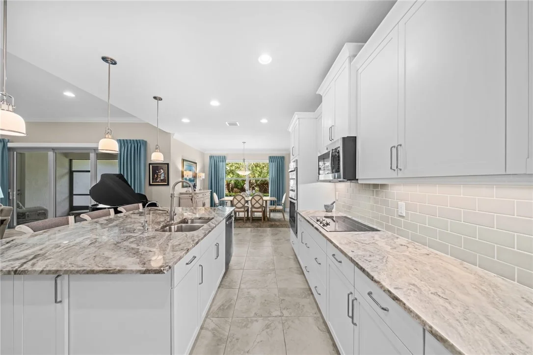Photo of 1095 Camelot Way
