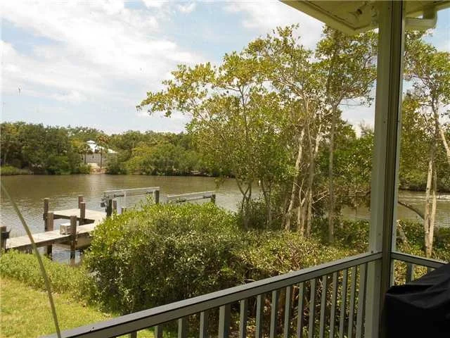 Photo of 395 Live Oak Drive
