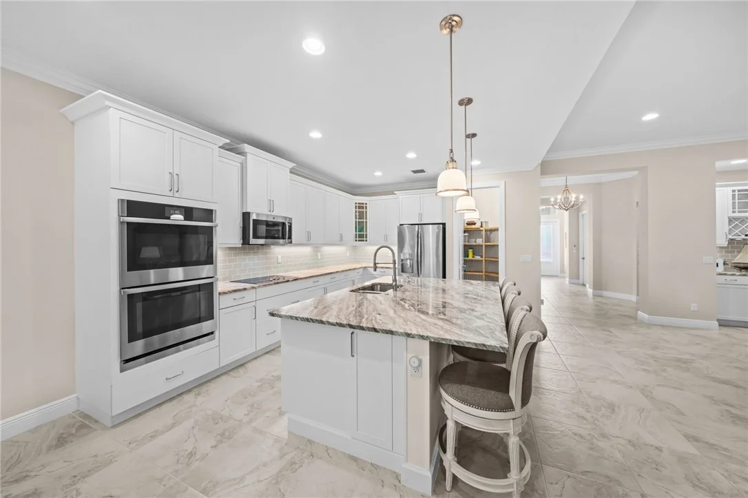 Photo of 1095 Camelot Way