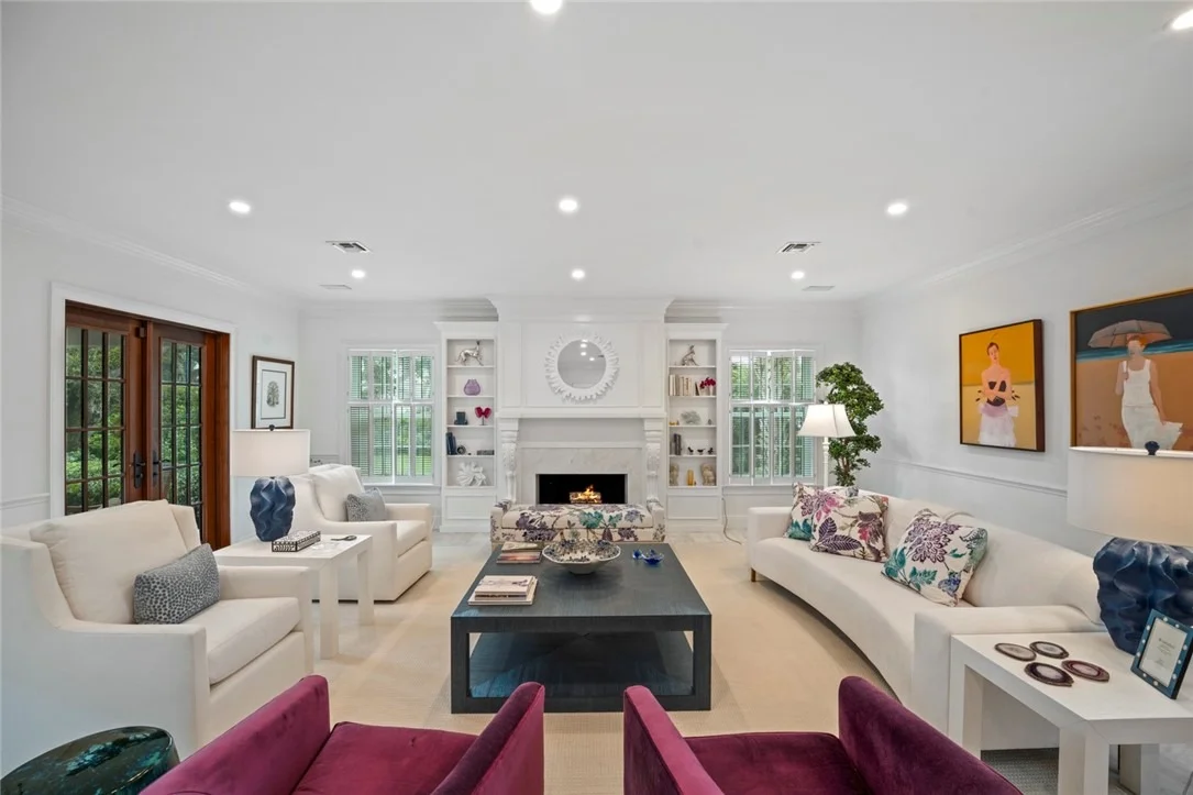 Photo of 615 Riomar Drive