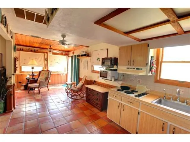 Photo of Unit B at 47 Vip Island