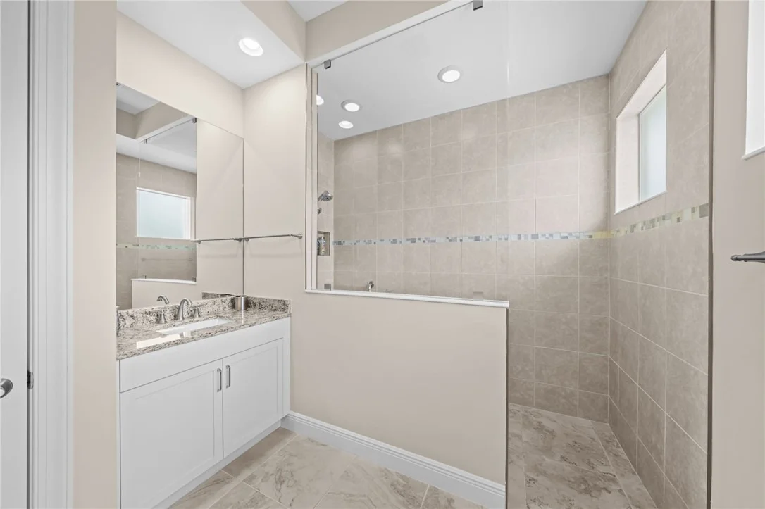 Photo of 1095 Camelot Way