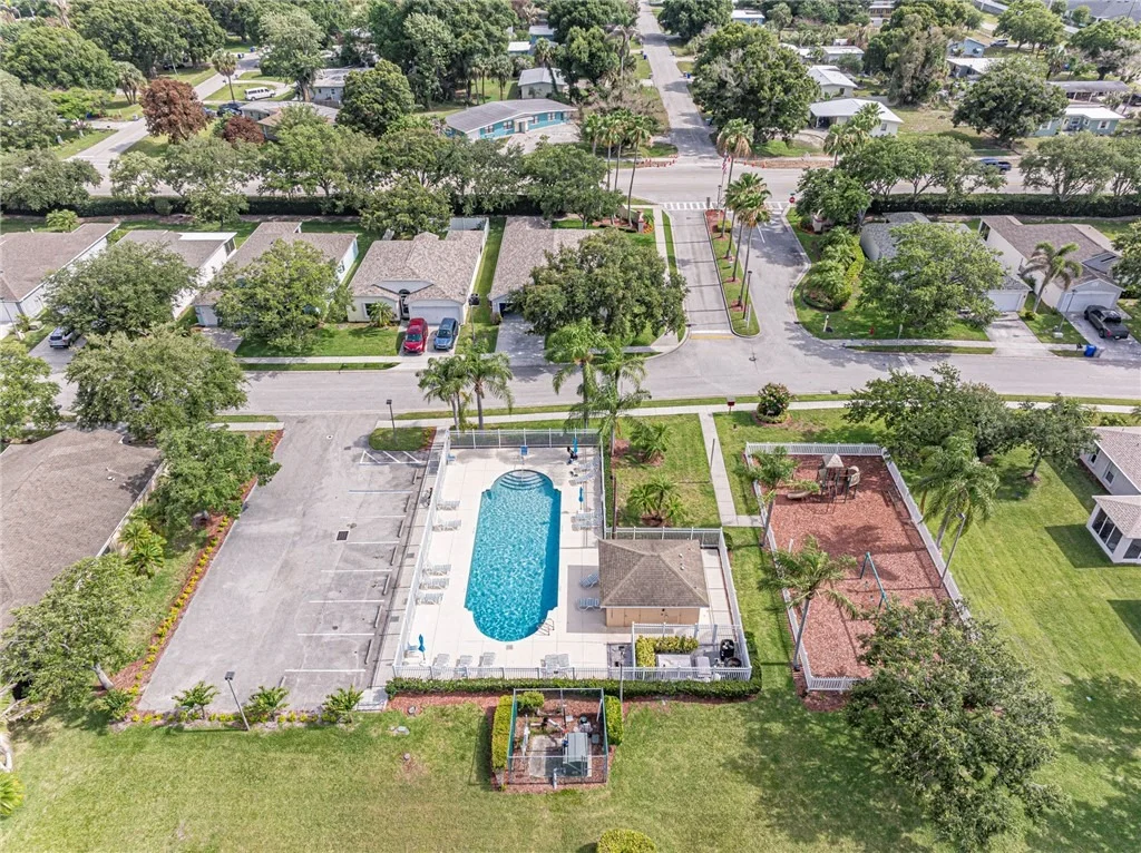 Photo of 1360 10th Manor