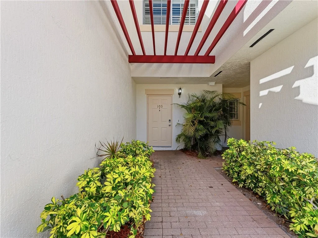 Photo of Unit 103 at 504 7th Square