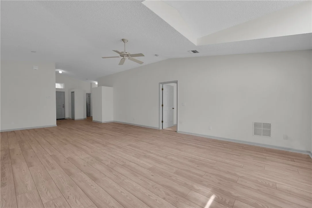 Photo of 1415 10th Manor