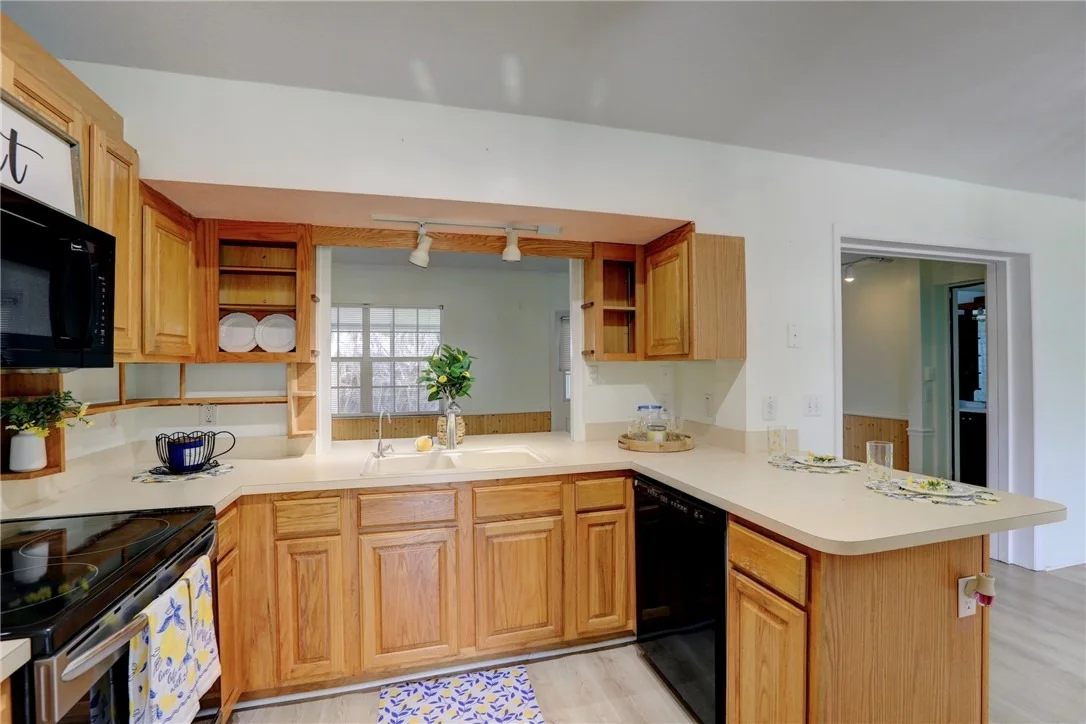 Photo of 243 Dickens Avenue