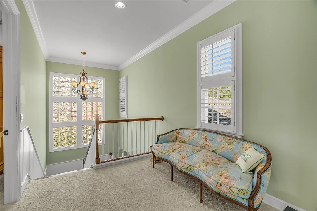Photo of 360 Lakeview Way