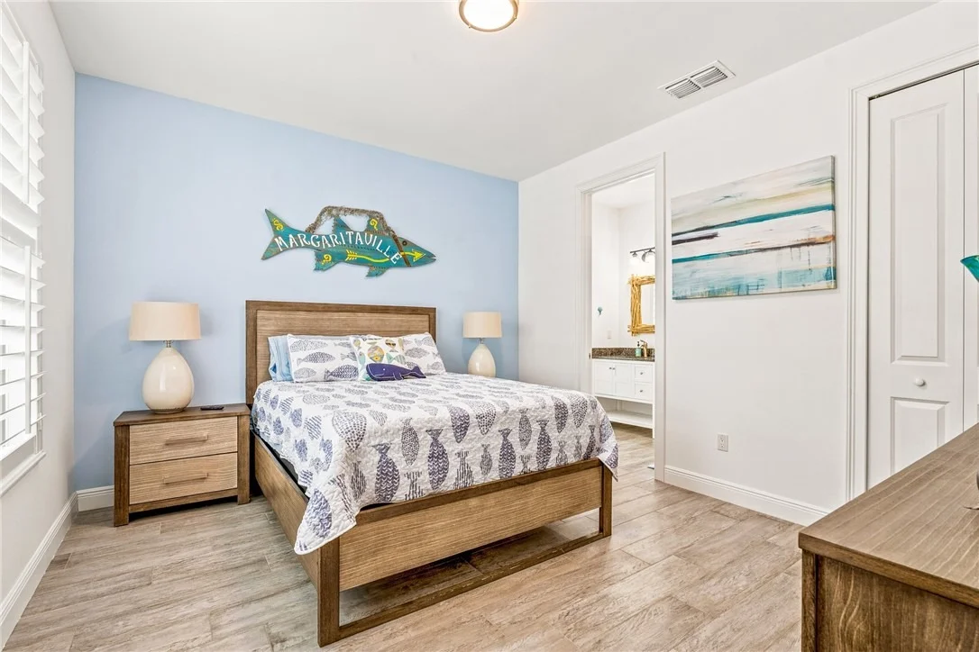 Photo of 3929 Shoreside Drive