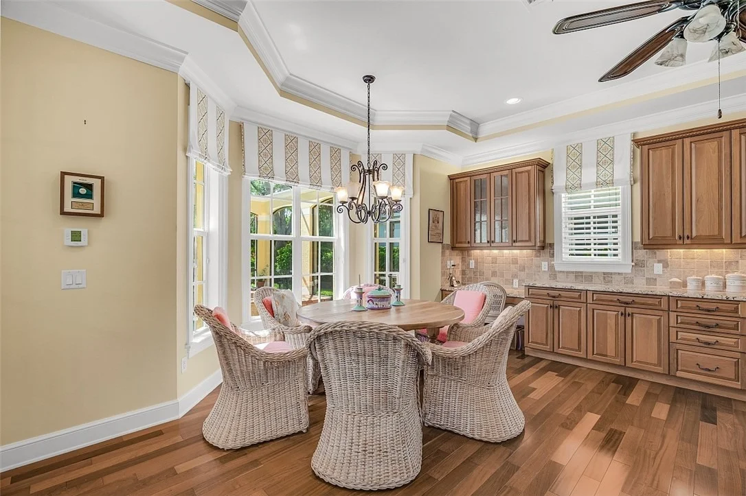 Photo of 360 Lakeview Way