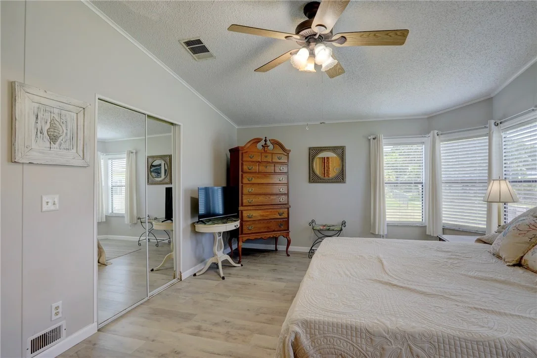 Photo of 1300 Barefoot Circle