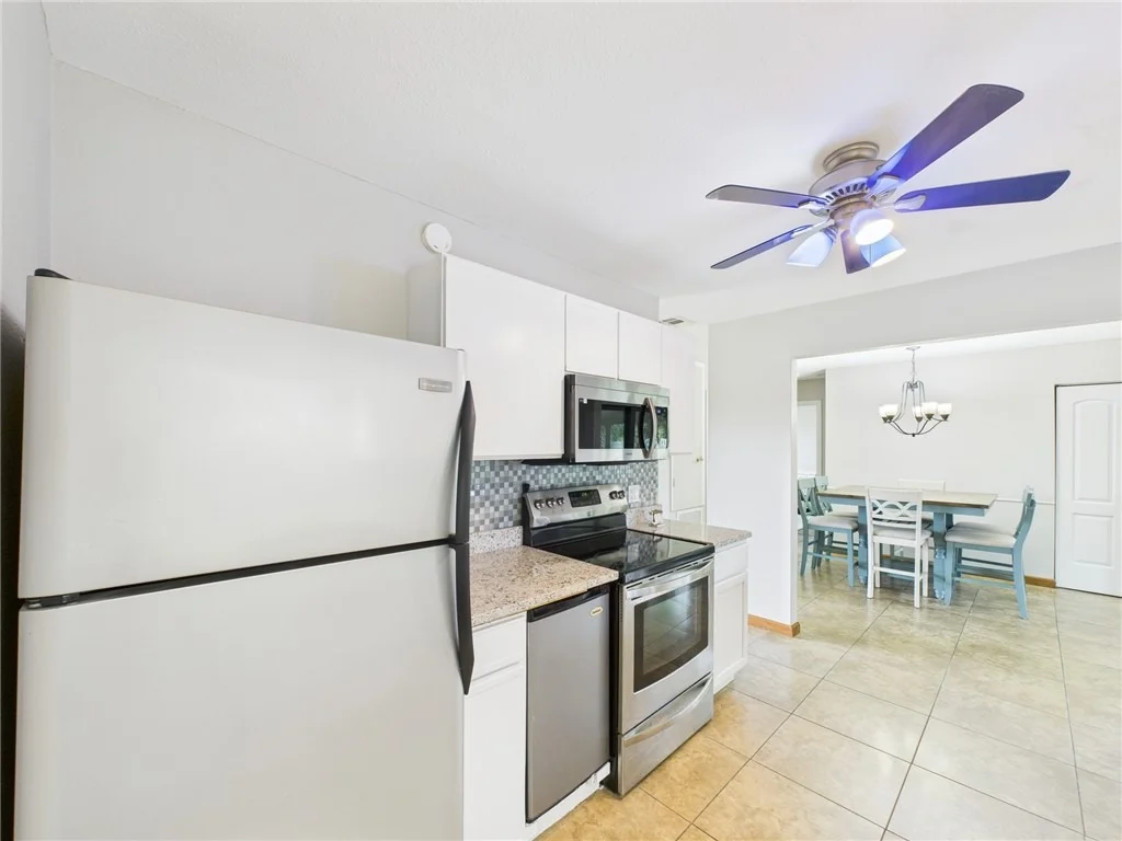 Photo of 1490 Mariposa Drive NE
