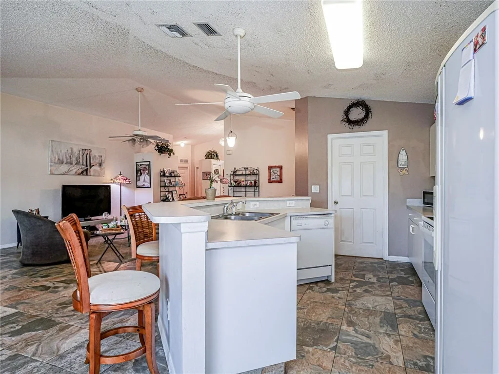 Photo of 1360 10th Manor