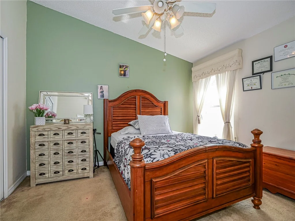 Photo of 1360 10th Manor