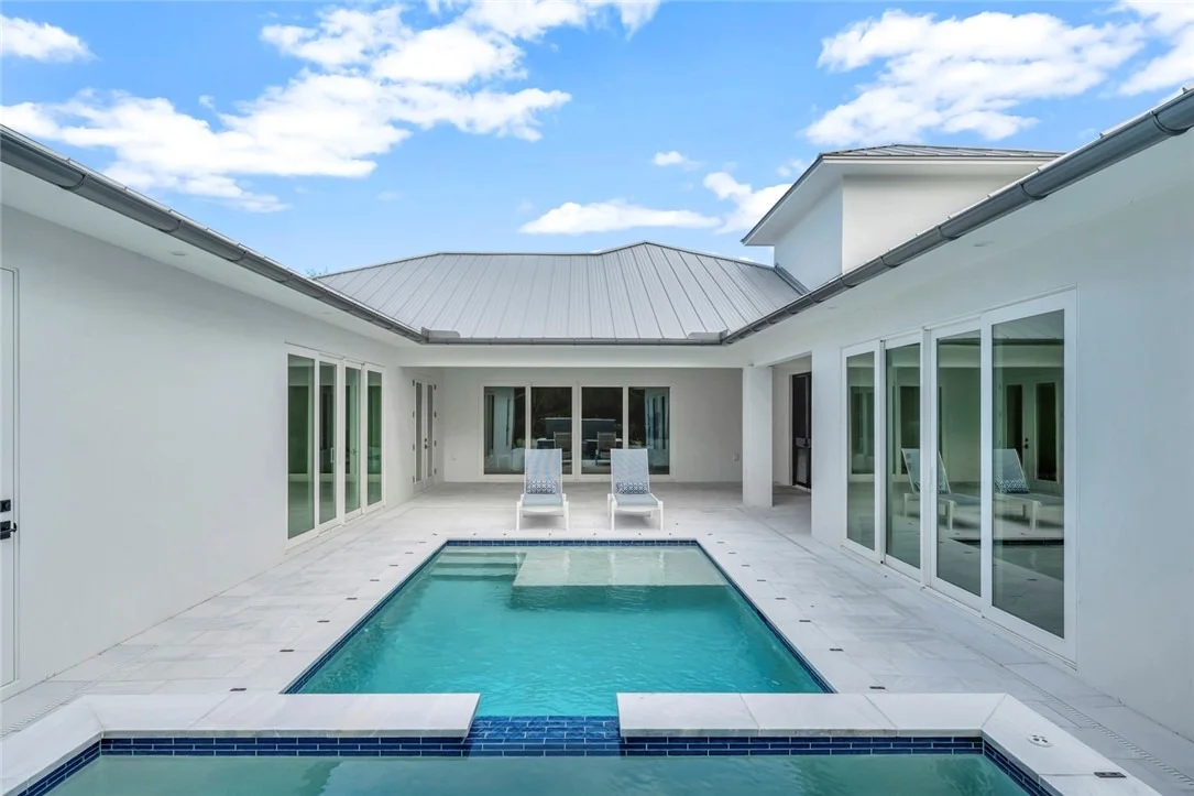 Photo of 985 Clipper Road