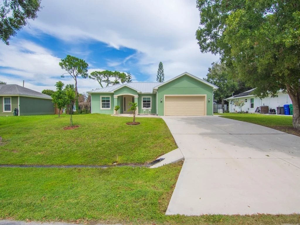 Photo of 664 Beard Avenue