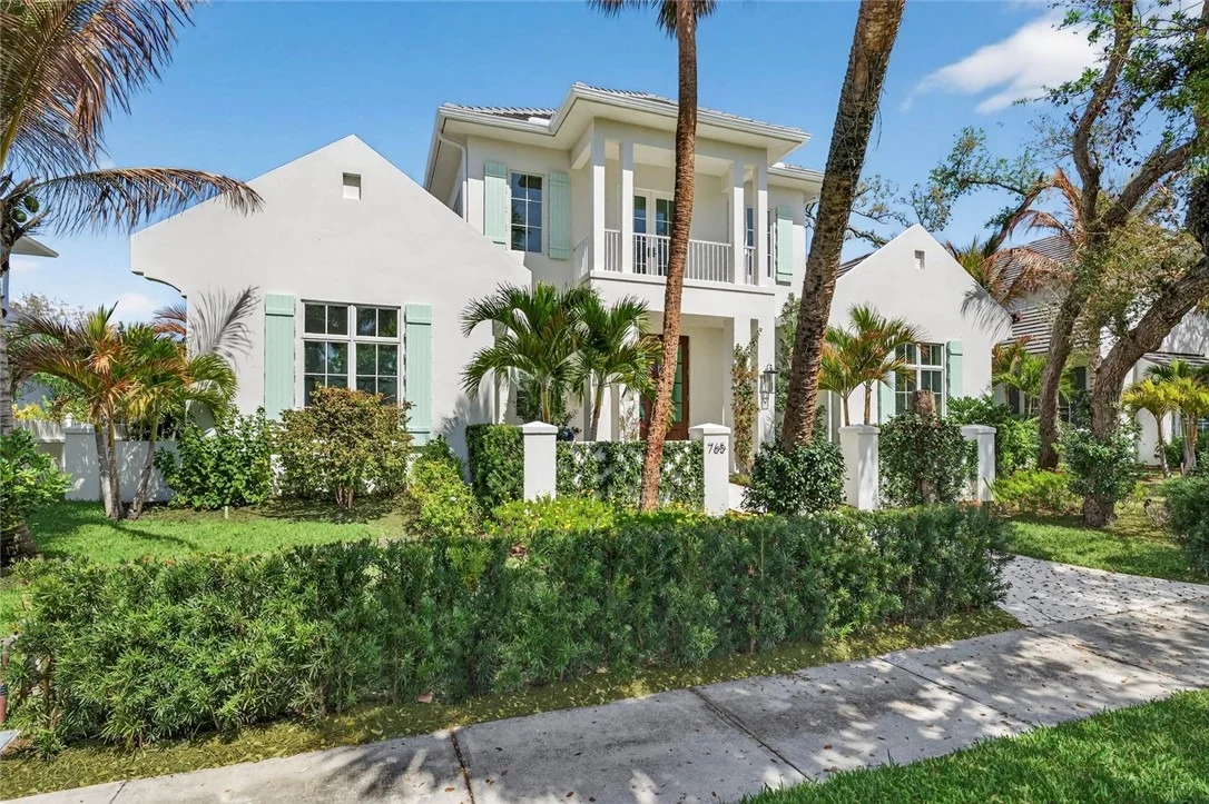 Photo of 765 Azalea Lane