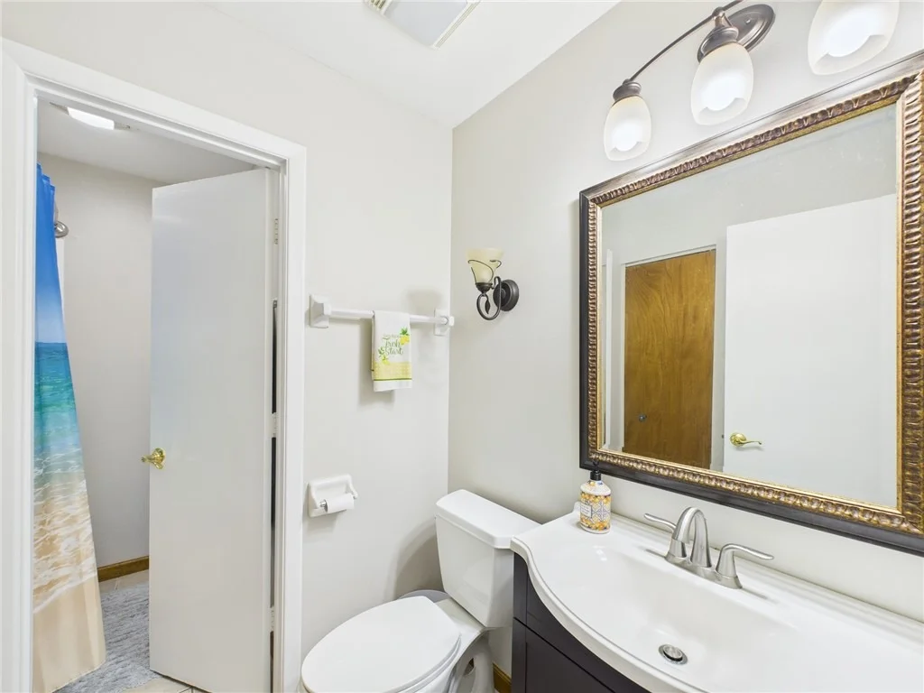 Photo of 1490 Mariposa Drive NE