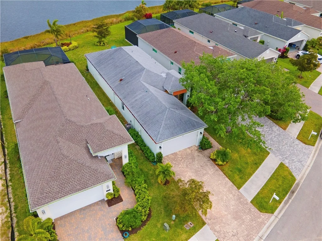 Photo of 2172 Falls Manor