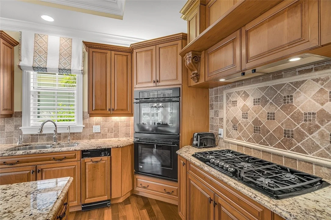 Photo of 360 Lakeview Way