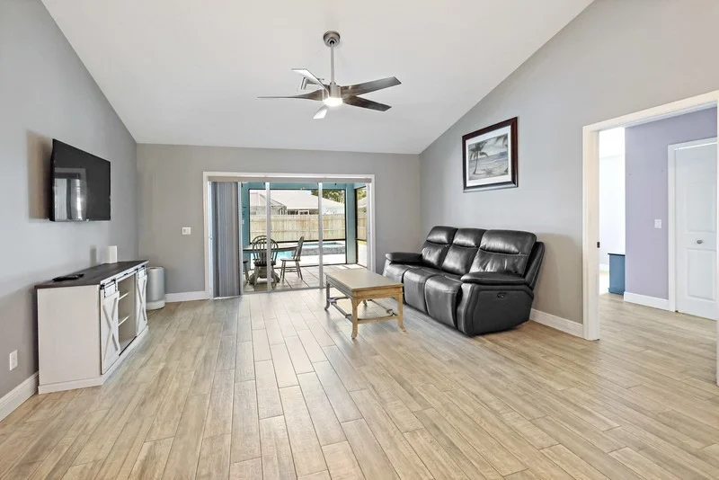 Photo of 774 Belfast Terrace