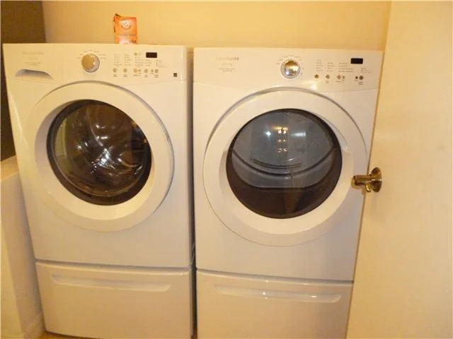 Photo of 877 Greenleaf Creek