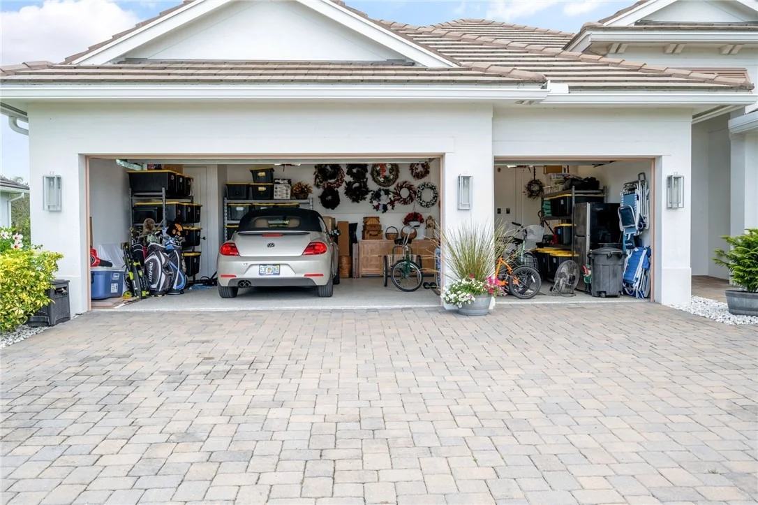 Photo of 1195 Camelot Way