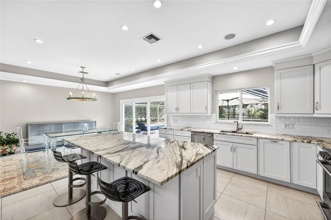 Photo of 965 Beacon Lane