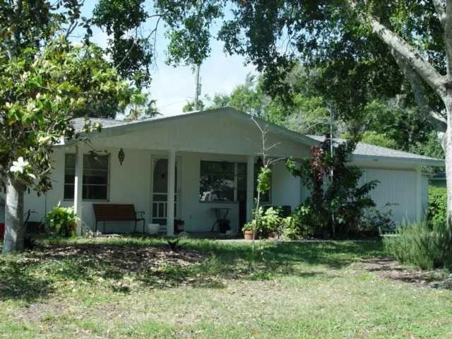 Photo of 2051 15th Lane