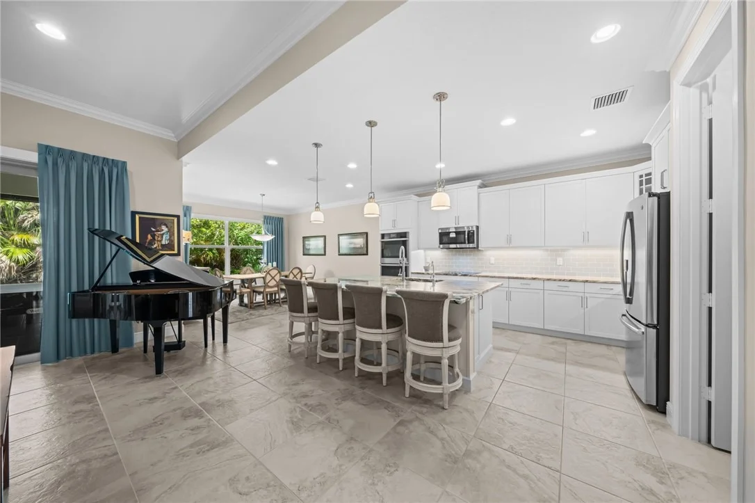 Photo of 1095 Camelot Way