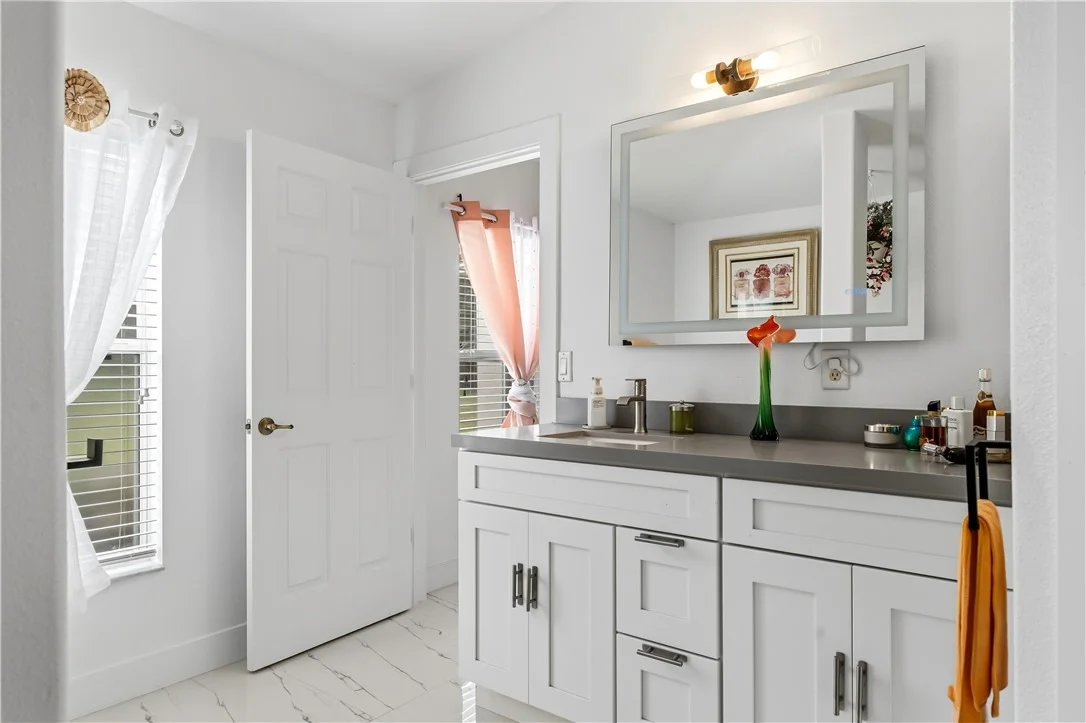 Photo of 845 Greenleaf Circle