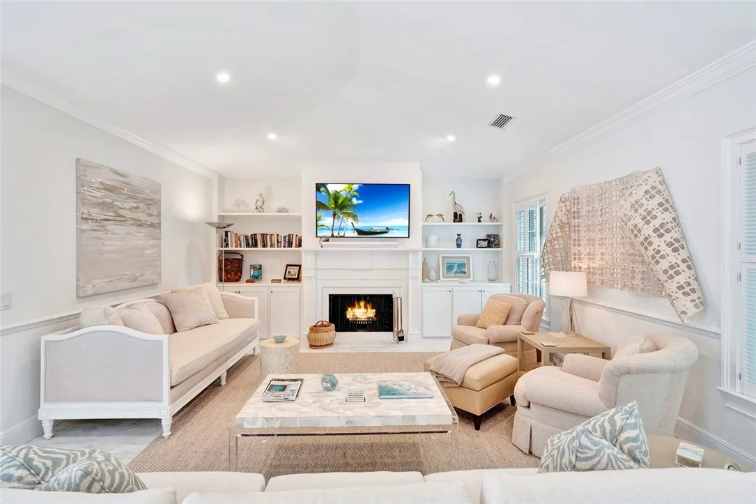 Photo of 615 Riomar Drive
