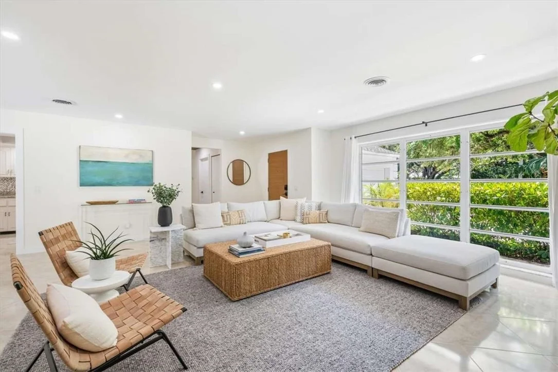 Photo of 405 Eugenia Road