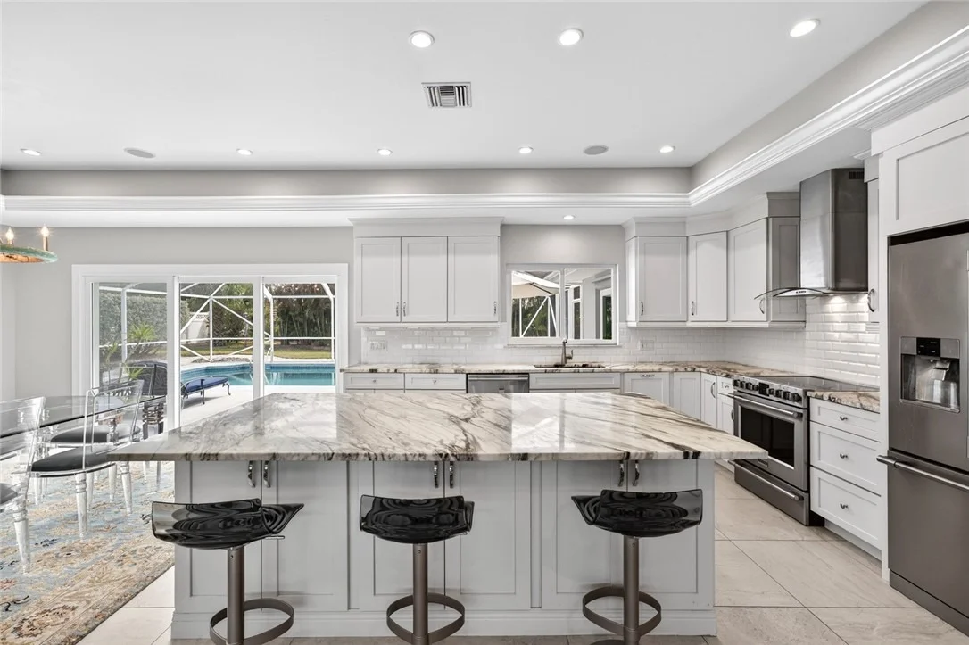 Photo of 965 Beacon Lane