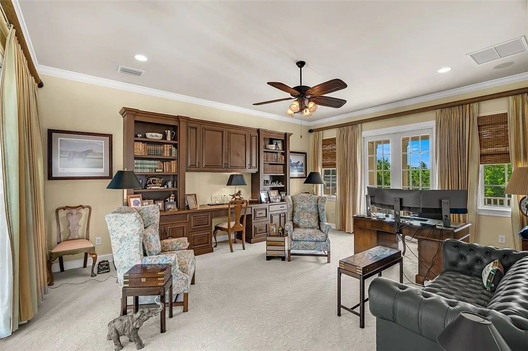 Photo of 360 Lakeview Way