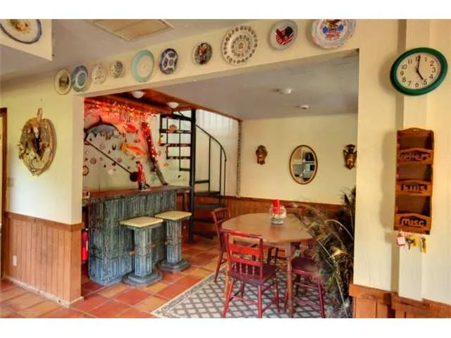 Photo of Unit B at 47 Vip Island