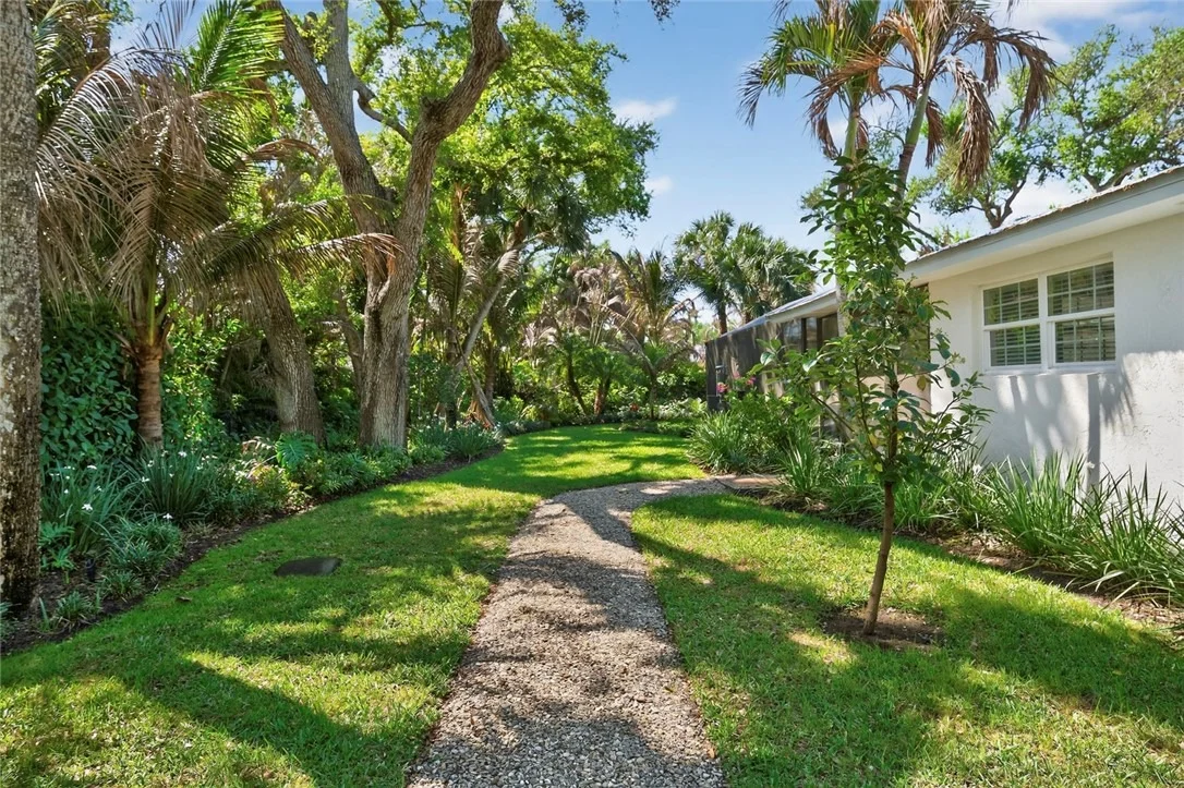 Photo of 706 Hibiscus Lane
