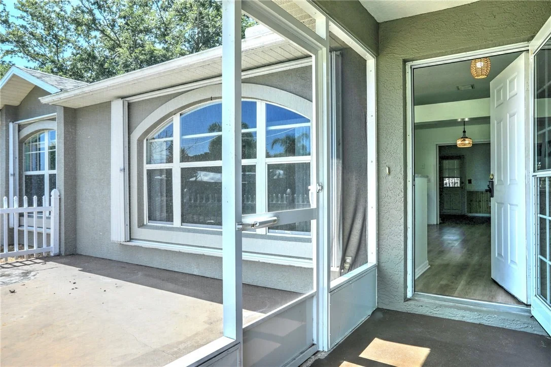 Photo of 243 Dickens Avenue