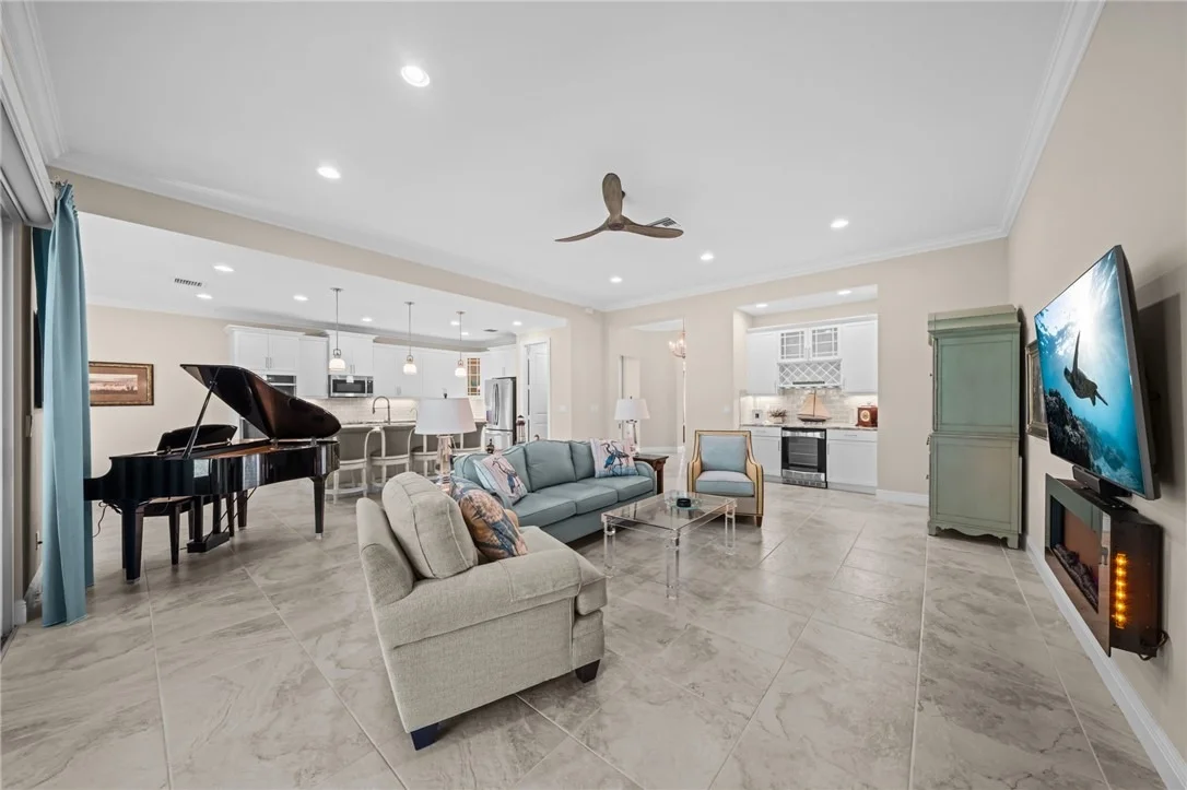 Photo of 1095 Camelot Way