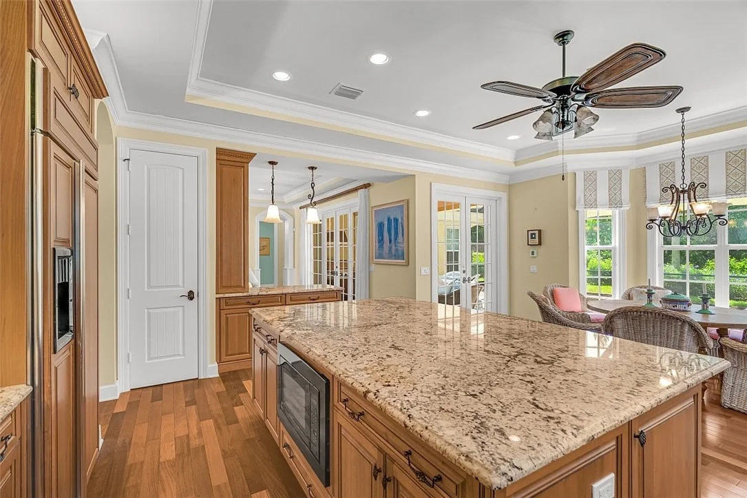 Photo of 360 Lakeview Way
