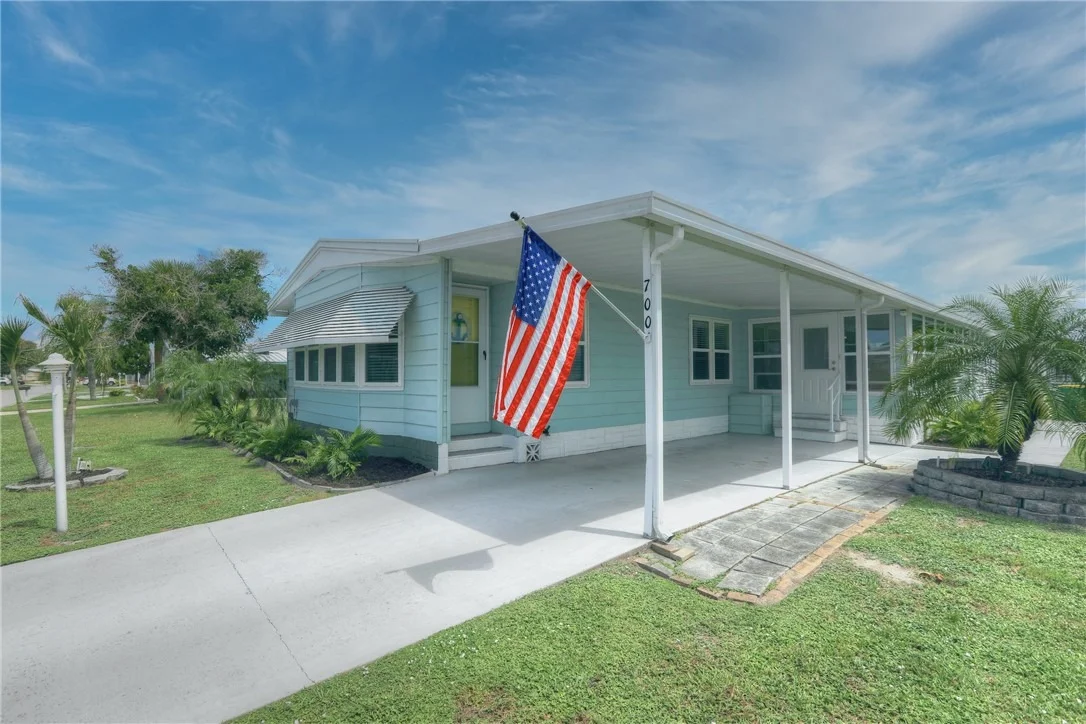 Photo of 700 Periwinkle Circle