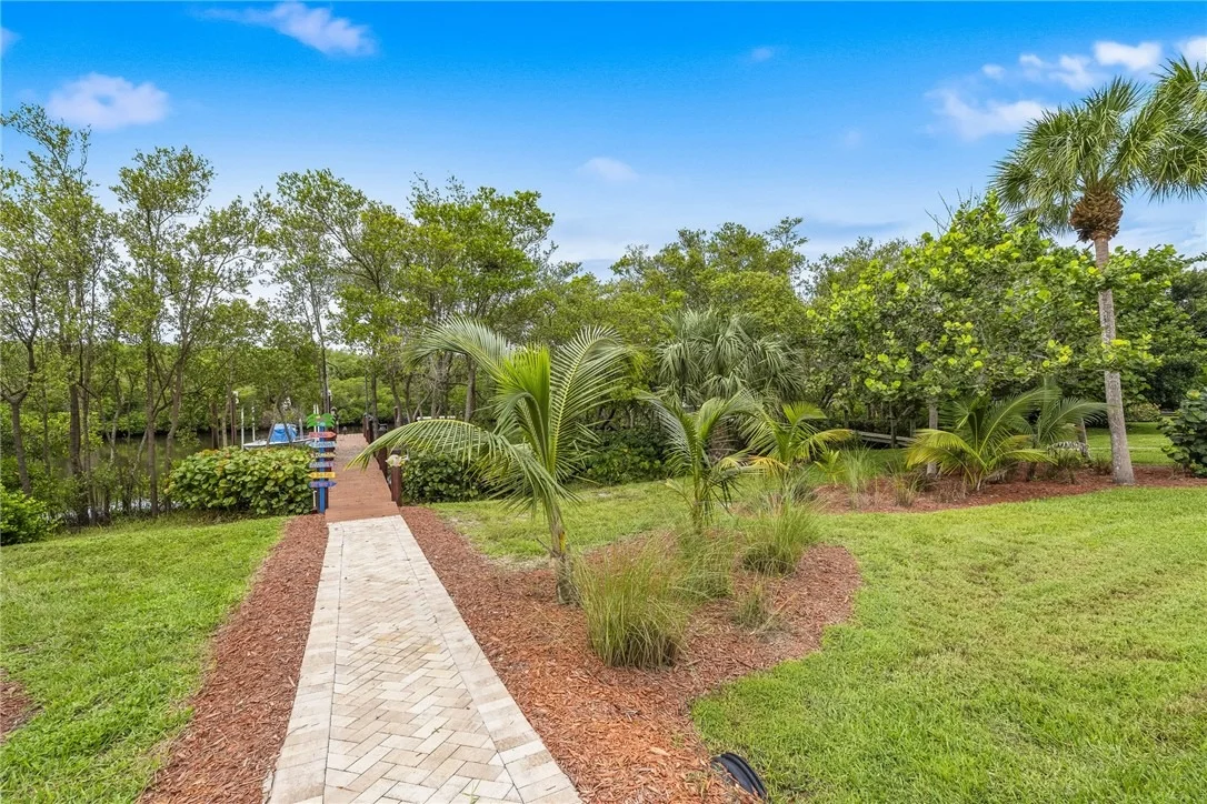 Photo of 3929 Shoreside Drive