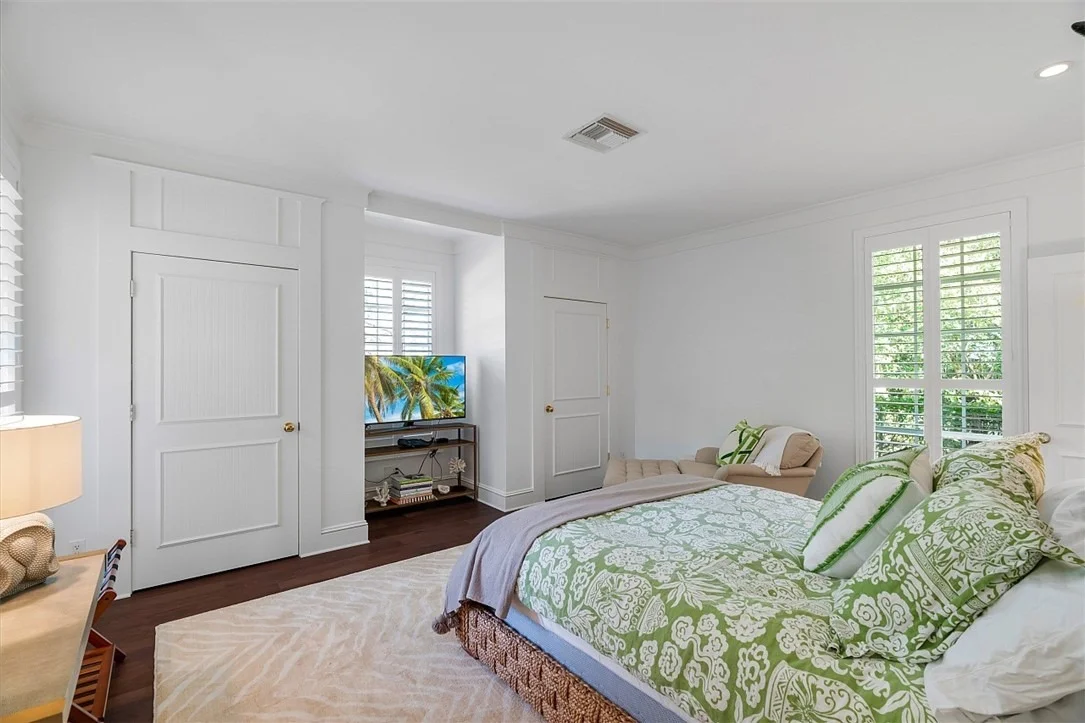 Photo of 190 Oleander Way