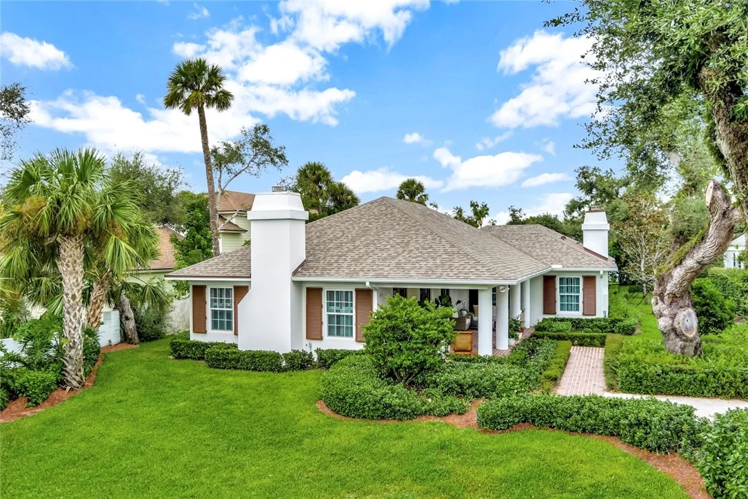 Photo of 615 Riomar Drive