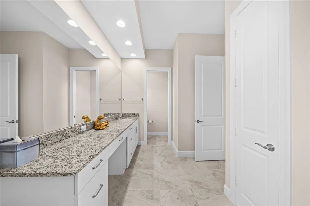 Photo of 1095 Camelot Way