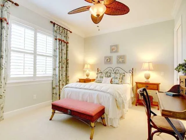 Photo of 280 Lakeview Way