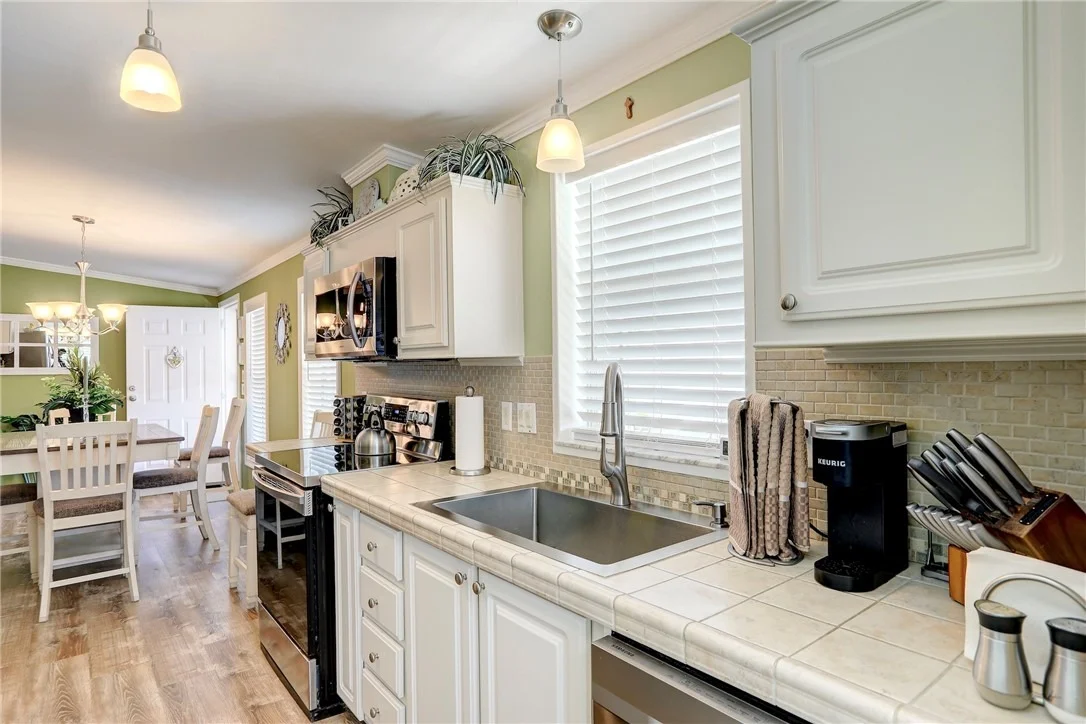 Photo of 424 Loquat Drive