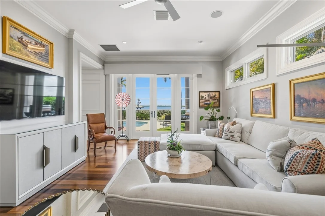 Photo of 995 Winding River Road